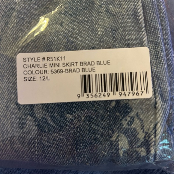 Lulu's Charlie Medium Wash Denim Mini Skirt NWT - Picture 6 of 6